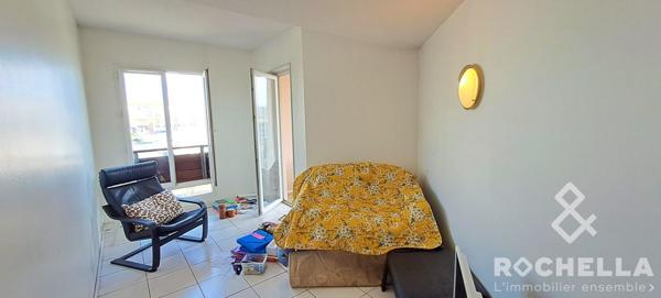 Appartement T4 de 121.84 m2 avec terrasse et garage, résidence avec ascenseur, vue sur bassin de plaisance