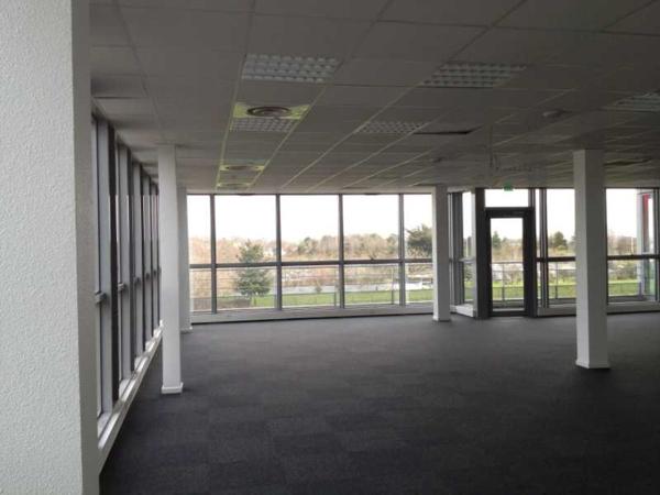 Bureaux à louer à Saint-Herblain quartier Zénith accès périphérique rapide