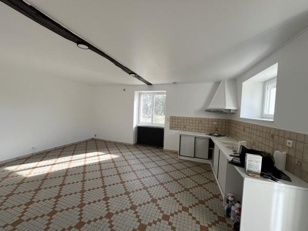 Maison à louer 655 € CC Rougnac 4 p 85 m² DPE E