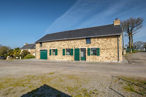 Maison en pierres 83m2 rénovée et potentiel à l'étage - Ferel