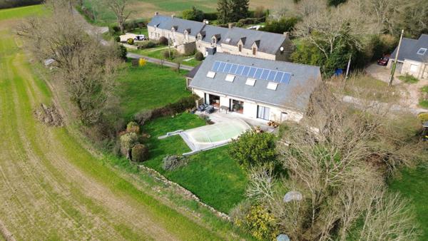 Maison en pierres 83m2 rénovée et potentiel à l'étage - Ferel