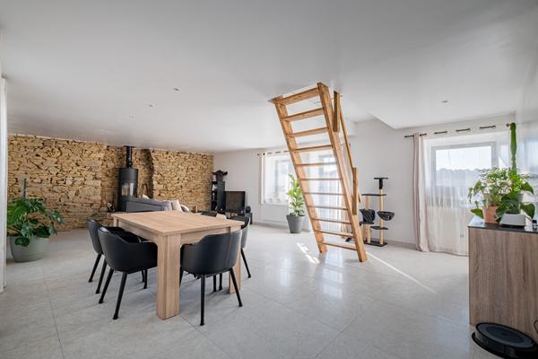 Maison en pierres 83m2 rénovée et potentiel à l'étage - Ferel