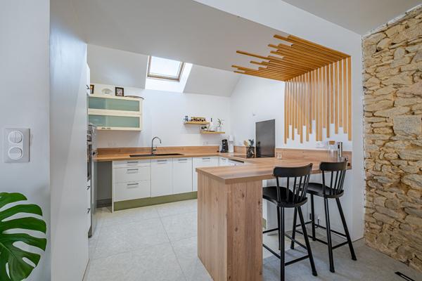 Maison en pierres 83m2 rénovée et potentiel à l'étage - Ferel
