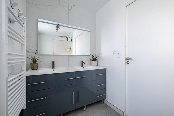 Maison en pierres 83m2 rénovée et potentiel à l'étage - Ferel