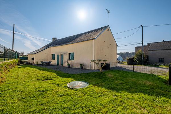 Maison en pierres 83m2 rénovée et potentiel à l'étage - Ferel