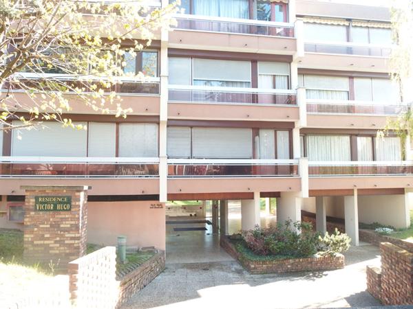 BOUTOURS - Rue VICTOR HUGO