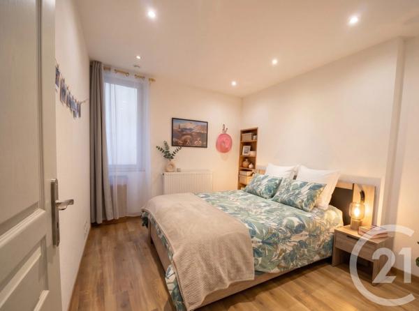 Appartement F3 à vendre  3 pièces - 65,21 m 2   DOLE  - 39