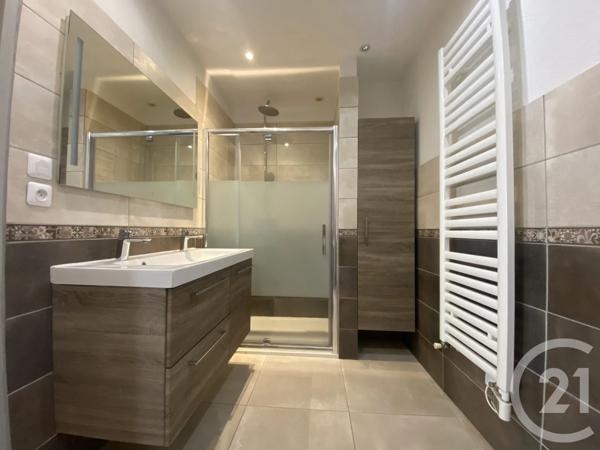 Appartement F3 à vendre  3 pièces - 65,21 m 2   DOLE  - 39