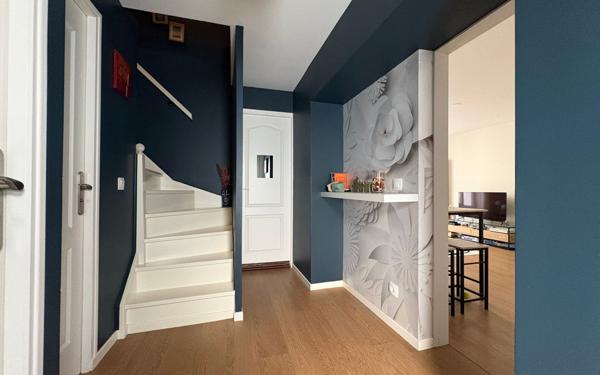 Appartement à vendre    4 pièces • 61,73 m2 Mennecy