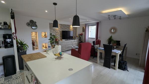 TOULOUSE LALANDE – BEAU T5 AVEC TERRASSE, BALCON, PISCINE ET 2 PARKINGS