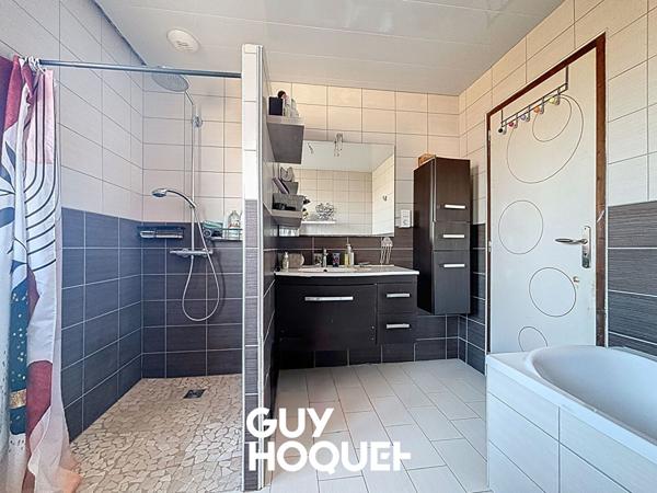 Maison familiale avec piscine + 4 chambres - 71870 HURIGNY