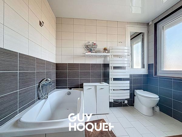 Maison familiale avec piscine + 4 chambres - 71870 HURIGNY