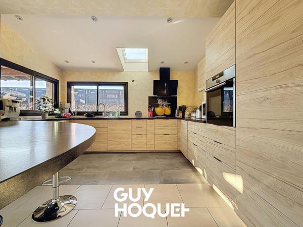 Maison familiale avec piscine + 4 chambres - 71870 HURIGNY