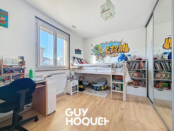 Maison familiale avec piscine + 4 chambres - 71870 HURIGNY