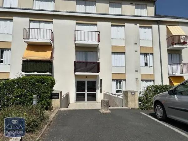 Appartement à louer 2 pièces 45.54m² Saumur (49400)