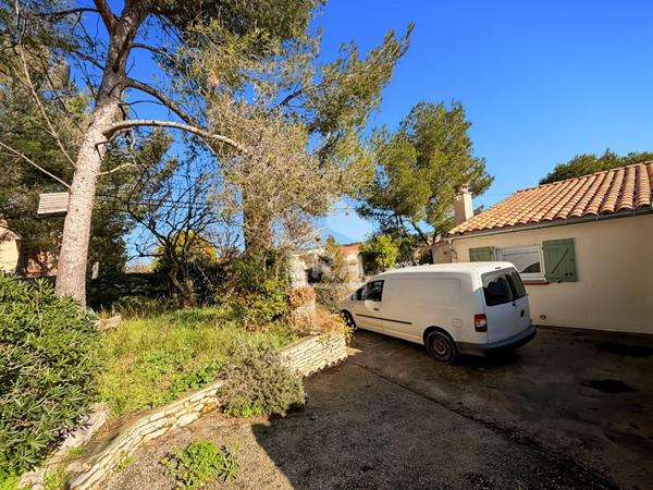 LES PENNES MIRABEAU- EXCLUSIVITE - Maison T3 de 70 m2 sur 580 m² de terrain avec garage