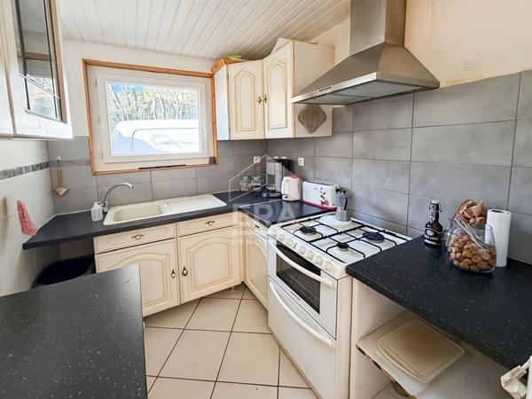 LES PENNES MIRABEAU- EXCLUSIVITE - Maison T3 de 70 m2 sur 580 m² de terrain avec garage