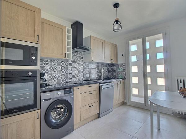 A louer- Avignon - Appartement meublé Avignon 3 pièces de 68.55 m2- secteur Rotondes