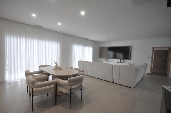 CARBONNE (31390) - VILLA DE 200 m² - CONSTRUCTION RÉCENTE AVEC DES PRESTATIONS HAUT DE GAMME Carbonne (31390)