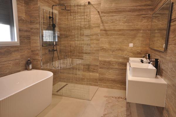 CARBONNE (31390) - VILLA DE 200 m² - CONSTRUCTION RÉCENTE AVEC DES PRESTATIONS HAUT DE GAMME Carbonne (31390)