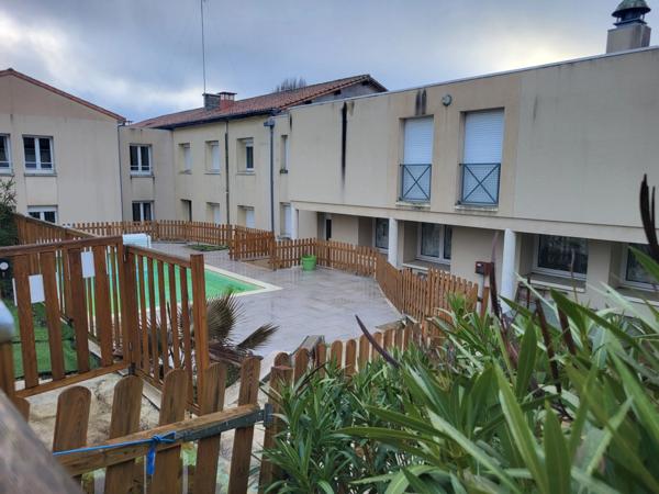 Immeuble à vendre SAINT LOUP LAMAIRE (79) Terrain aménagé 3340 m²