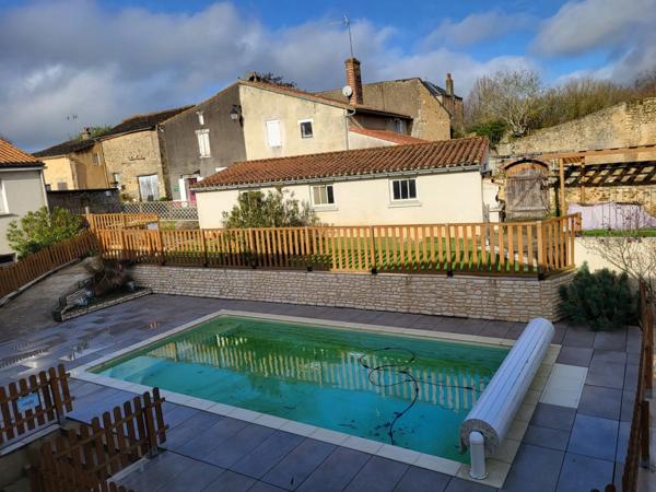 Immeuble à vendre SAINT LOUP LAMAIRE (79) Terrain aménagé 3340 m²