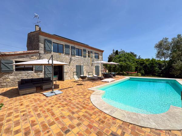 Maison 6 pièce(s) 4 chambre(s) 225 m²