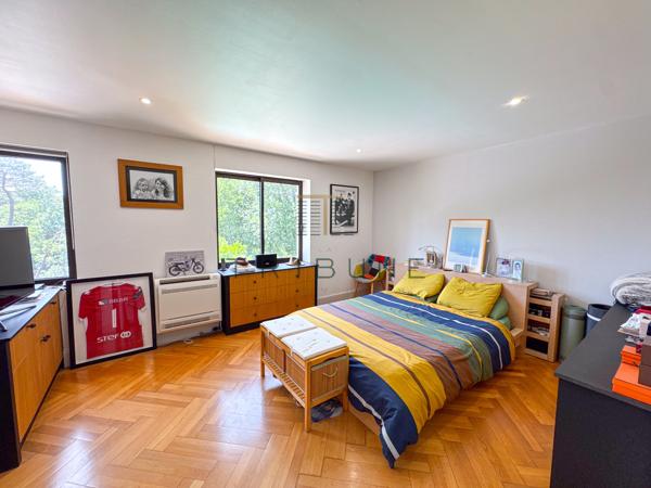 Maison 6 pièce(s) 4 chambre(s) 225 m²