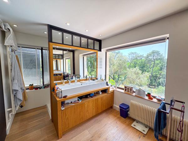 Maison 6 pièce(s) 4 chambre(s) 225 m²
