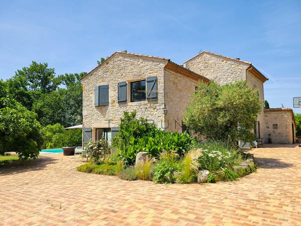 Maison 6 pièce(s) 4 chambre(s) 225 m²