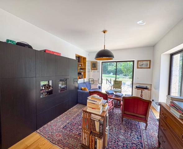 Maison 6 pièce(s) 4 chambre(s) 225 m²