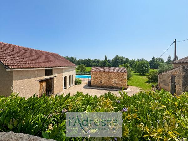 Propriété en pierre avec piscine et dépendances à Duravel (46700)