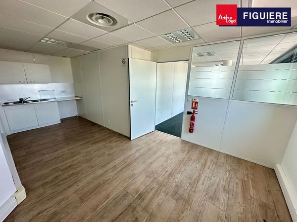 BUREAUX À LOUER EN PLEIN COEUR DE LA ZONE DES JALASSIÈRES