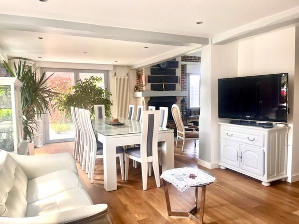 Maison 8 pièces - 250 m²