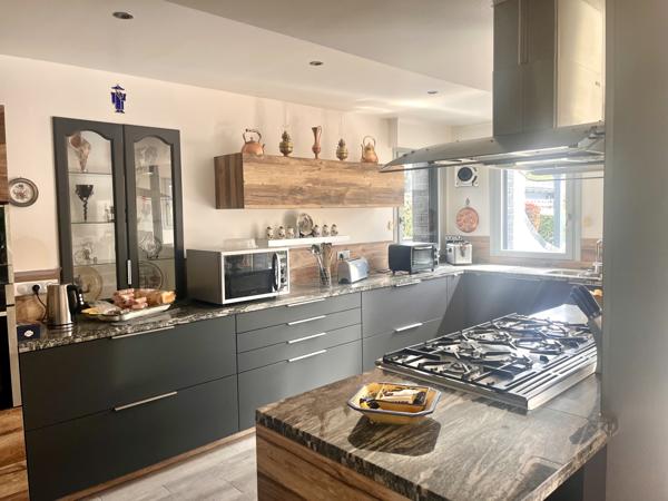 Maison 8 pièces - 250 m²