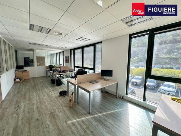 BUREAUX DE STANDING À LOUER AVEC PARKING - ENVIRONNEMENT BOISÉ