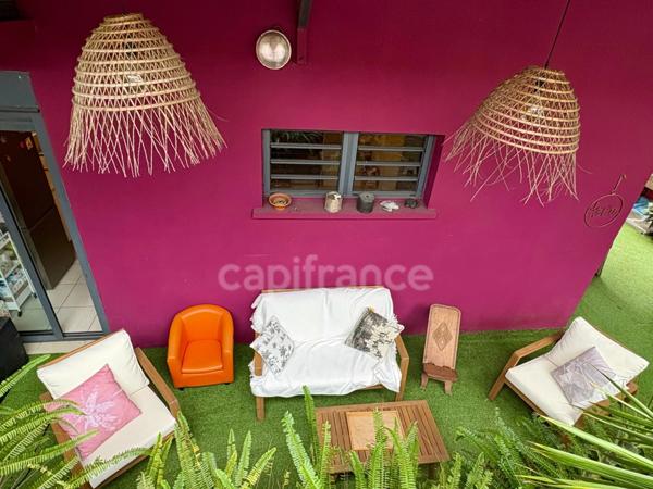 À louer – maison meublée avec charme et cour intérieure - 69m² surface utile, 49m² surface habitable.