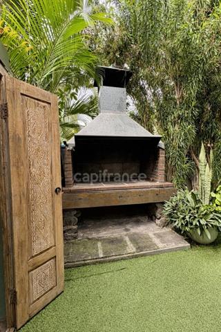 À louer – maison meublée avec charme et cour intérieure - 69m² surface utile, 49m² surface habitable.