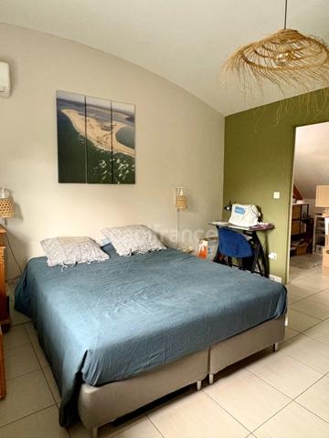 À louer – maison meublée avec charme et cour intérieure - 69m² surface utile, 49m² surface habitable.