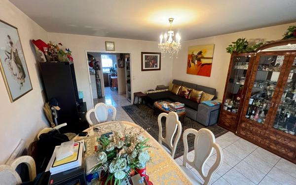 Appartement à vendre    3 pièces • 70,18 m2 Le Blanc-Mesnil