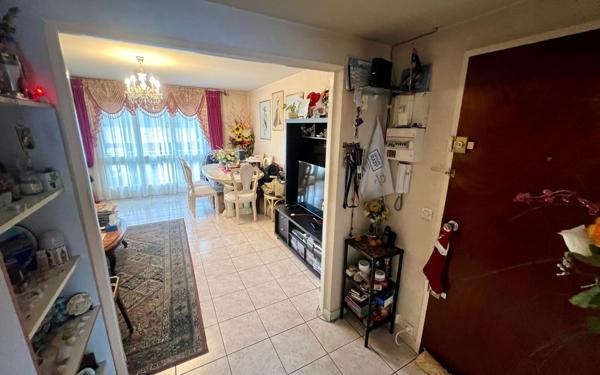 Appartement à vendre    3 pièces • 70,18 m2 Le Blanc-Mesnil