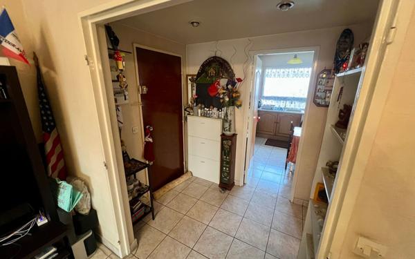 Appartement à vendre    3 pièces • 70,18 m2 Le Blanc-Mesnil