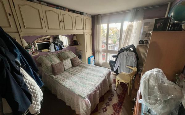 Appartement à vendre    3 pièces • 70,18 m2 Le Blanc-Mesnil