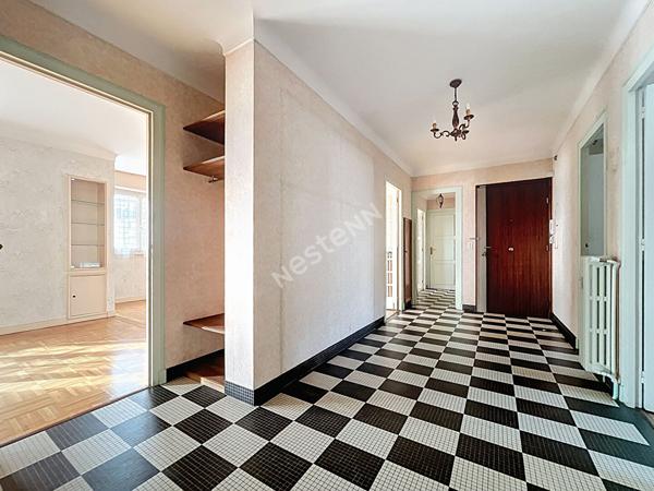 NANTES Rond Point de Vannes - Appartement 5 pièce(s) 111.54 m2 - 3 chambres / ascenseur / balcon / parking / DPE en C