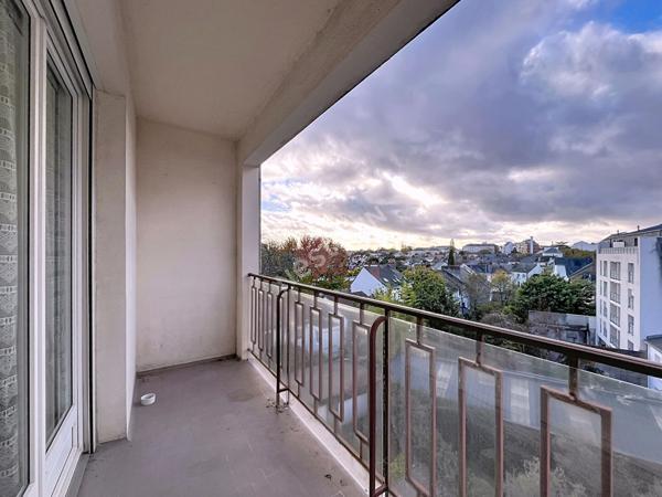 NANTES Rond Point de Vannes - Appartement 5 pièce(s) 111.54 m2 - 3 chambres / ascenseur / balcon / parking / DPE en C