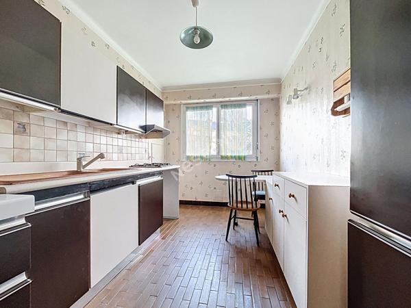 NANTES Rond Point de Vannes - Appartement 5 pièce(s) 111.54 m2 - 3 chambres / ascenseur / balcon / parking / DPE en C