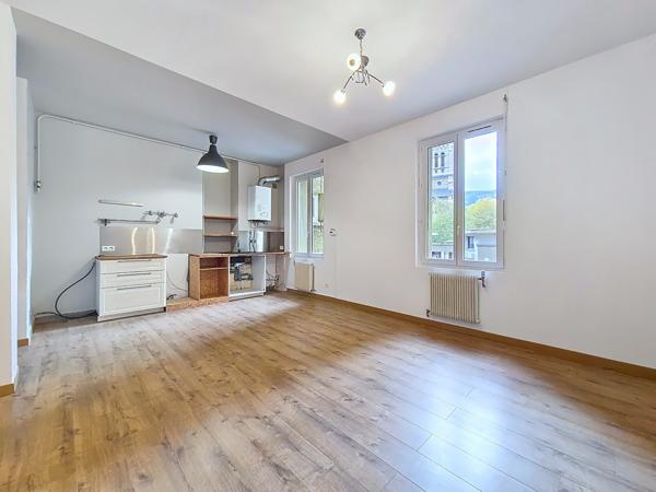 APPARTEMENT T3 - GRENOBLE - SAINT-BRUNO