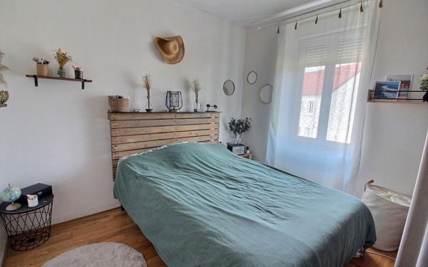 Maison à vendre    5 pièces •  Saint-Sernin-du-Bois