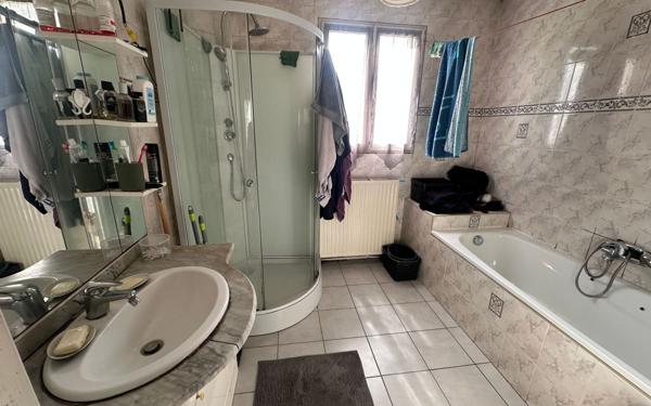 Maison à vendre    5 pièces •  Saint-Sernin-du-Bois