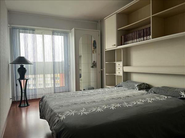 Appartement à louer 1 222 € CC ACHERES 4 p 85 m² DPE E